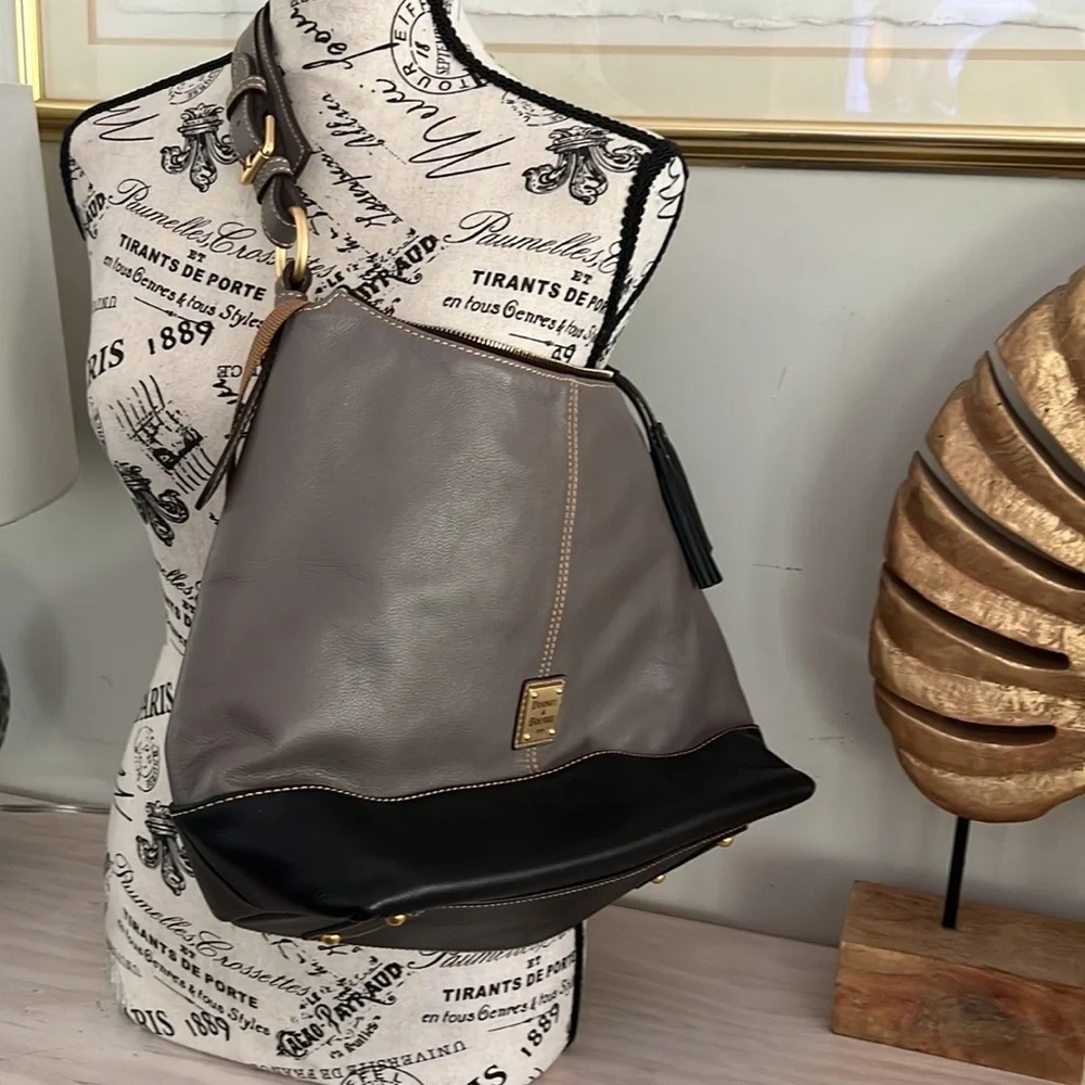 Authentic 100 genuine Pure Leather Dooney Burke hobo Bag